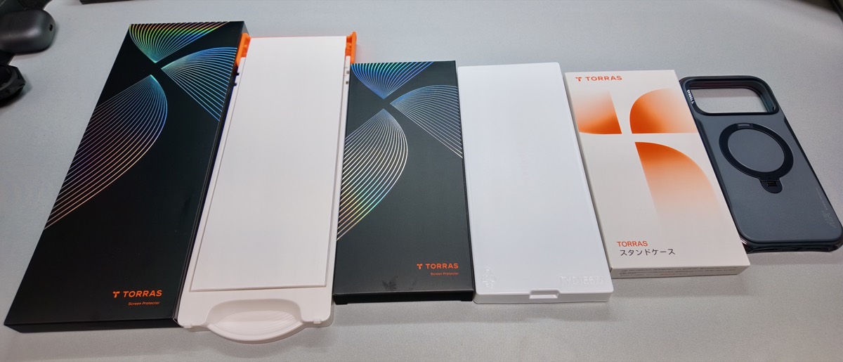 TORRAS Ostand Q3 Air Pro と ガラスフィルム2枚のパッケージ